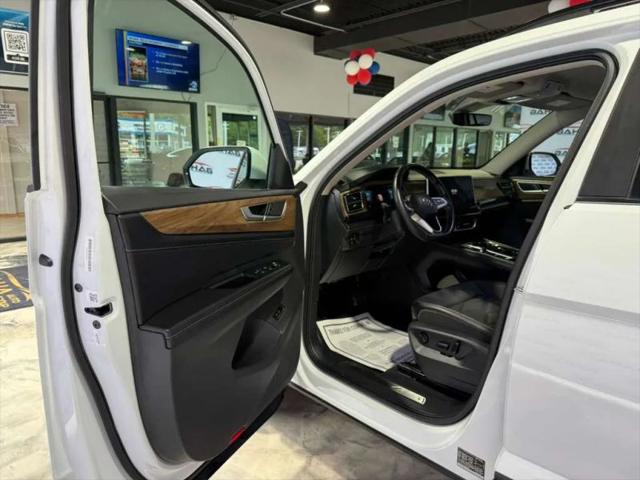 2025 Volkswagen Atlas 2.0T SE w/Technology