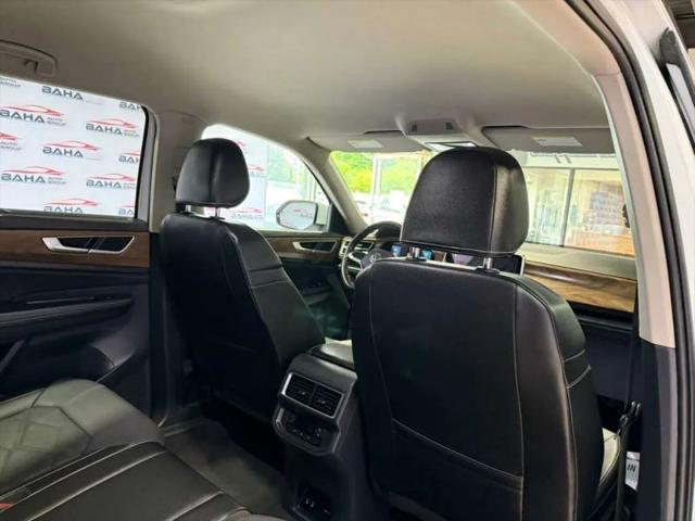 2025 Volkswagen Atlas 2.0T SE w/Technology