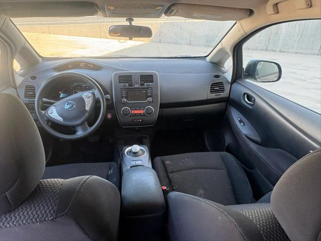 2016 Nissan LEAF S