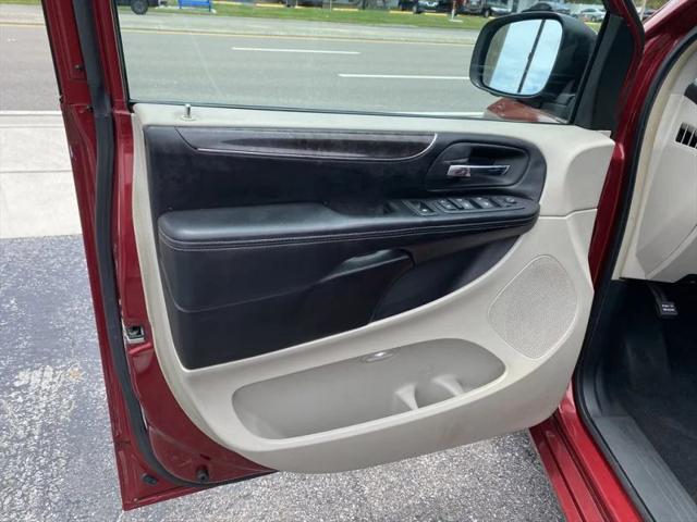 2011 Chrysler Town & Country Touring