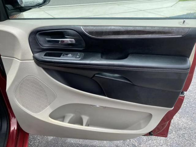 2011 Chrysler Town & Country Touring