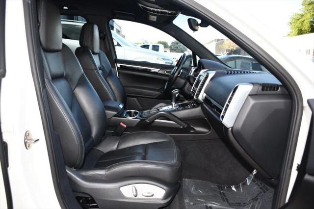 2011 Porsche Cayenne Base