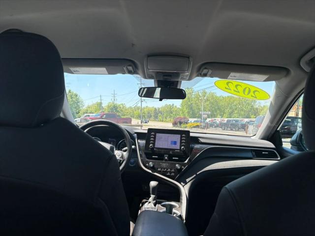 2022 Toyota Camry LE Hybrid