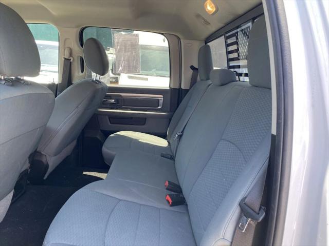2019 Ram 1500 Classic SLT Crew Cab 4x2 64 Box