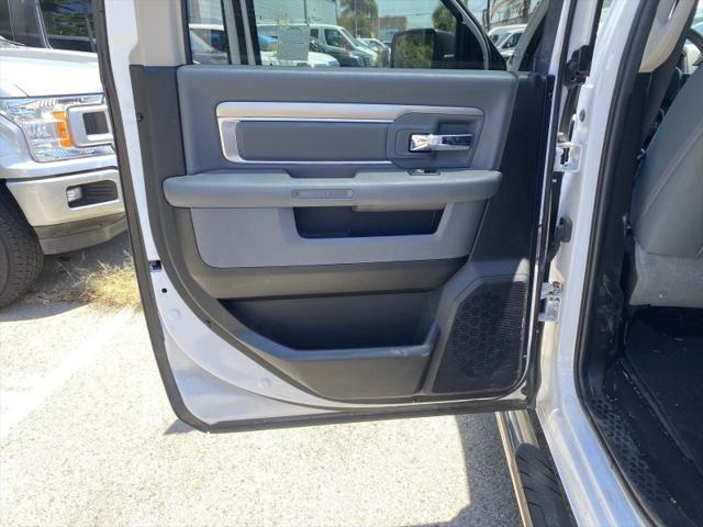 2019 Ram 1500 Classic SLT Crew Cab 4x2 64 Box