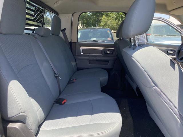 2019 Ram 1500 Classic SLT Crew Cab 4x2 64 Box