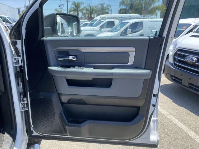2019 Ram 1500 Classic SLT Crew Cab 4x2 64 Box