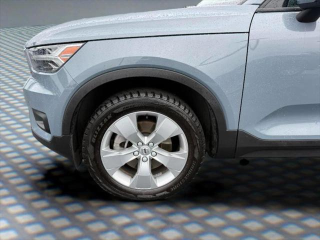 2022 Volvo XC40 T5 Momentum