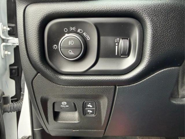 2022 Ram 1500 Big Horn Crew Cab 4x4 5'7" Box