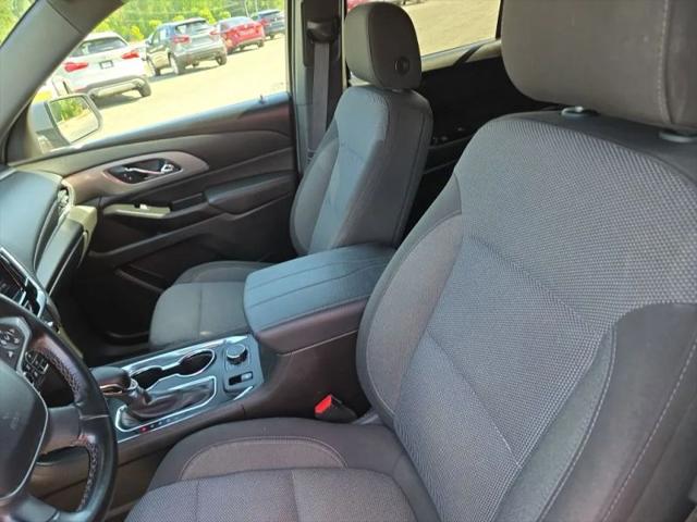 2023 Chevrolet Traverse FWD LT Cloth