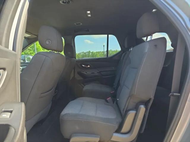 2023 Chevrolet Traverse FWD LT Cloth