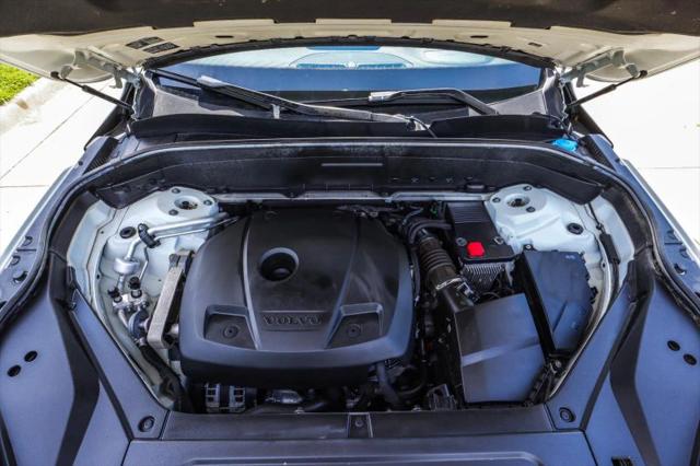 2018 Volvo XC90 T6 Momentum