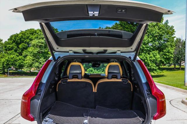 2018 Volvo XC90 T6 Momentum