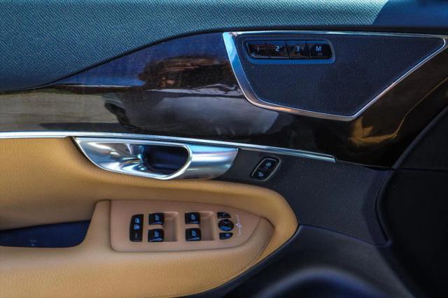 2018 Volvo XC90 T6 Momentum