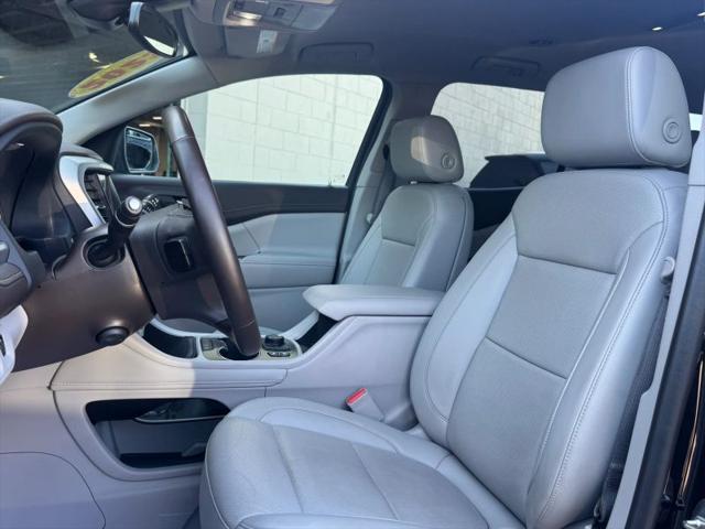 2023 GMC Acadia AWD SLT