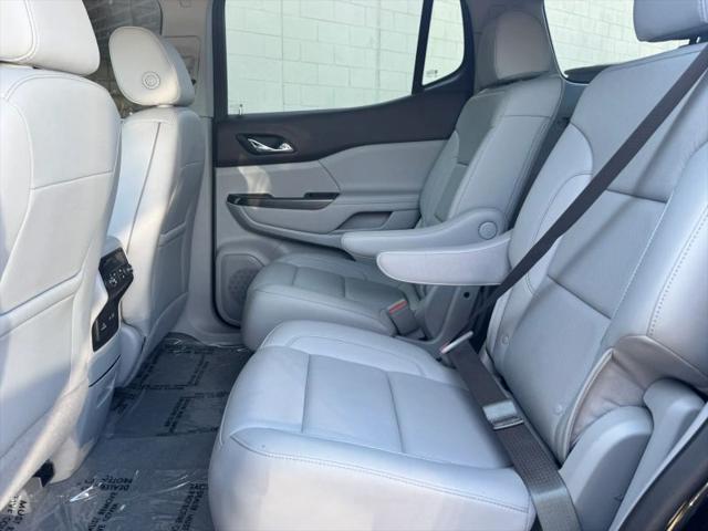 2023 GMC Acadia AWD SLT