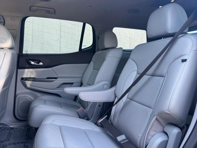 2023 GMC Acadia AWD SLT