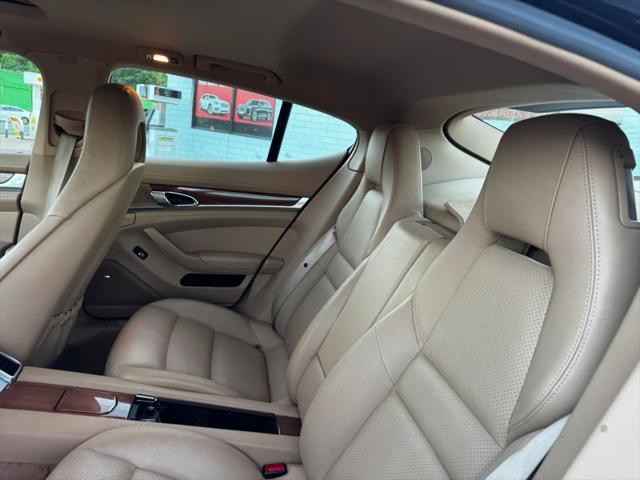 2014 Porsche Panamera 4