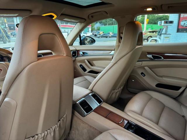 2014 Porsche Panamera 4
