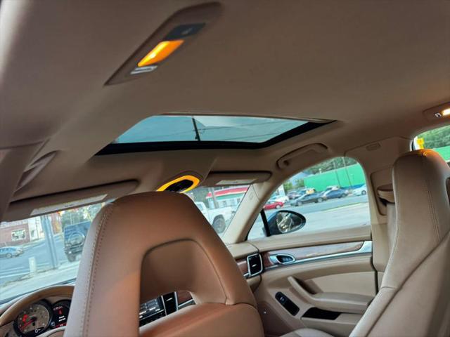 2014 Porsche Panamera 4
