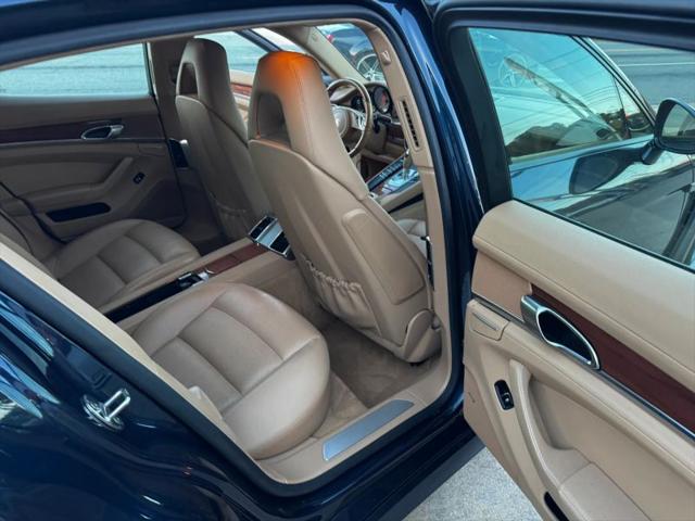 2014 Porsche Panamera 4