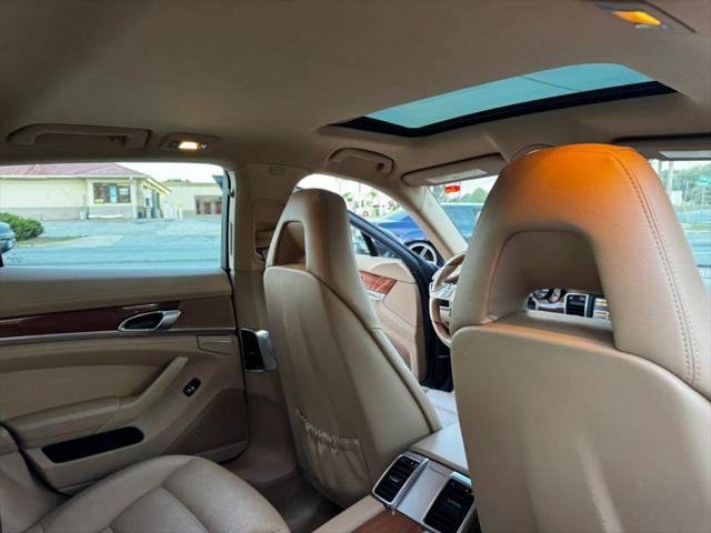 2014 Porsche Panamera 4