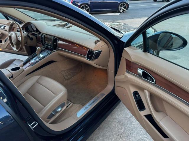 2014 Porsche Panamera 4