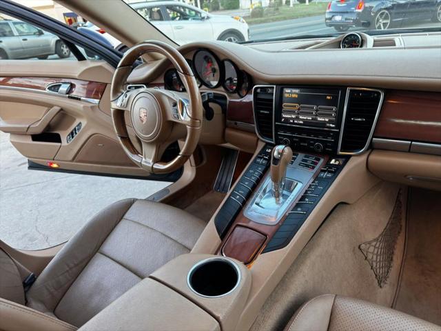 2014 Porsche Panamera 4