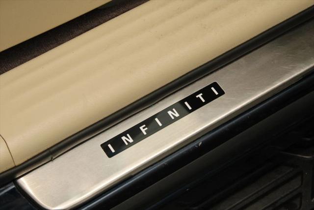 2017 INFINITI QX80 Base