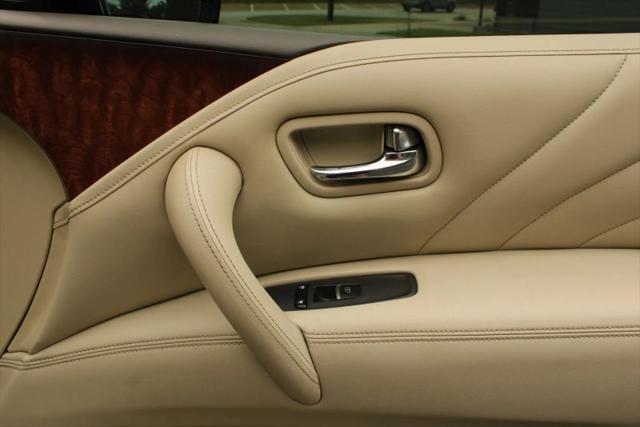2017 INFINITI QX80 Base