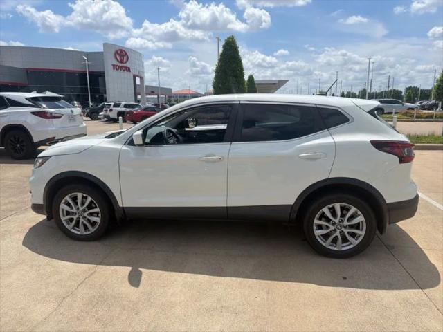 2022 Nissan Rogue Sport S FWD Xtronic CVT