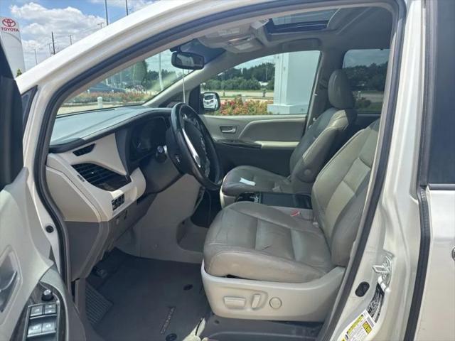 2016 Toyota Sienna XLE 8 Passenger