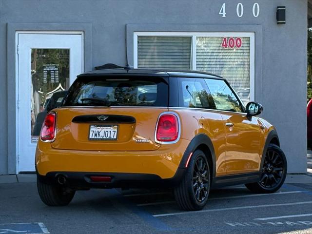 2017 MINI Hardtop Cooper