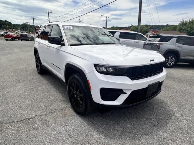 2025 Jeep Grand Cherokee Altitude 4x4