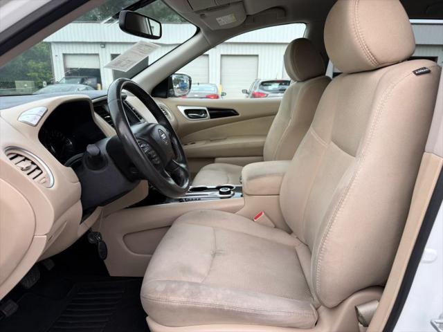 2017 Nissan Pathfinder SV