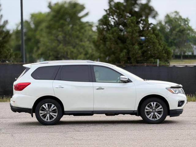 2017 Nissan Pathfinder SV