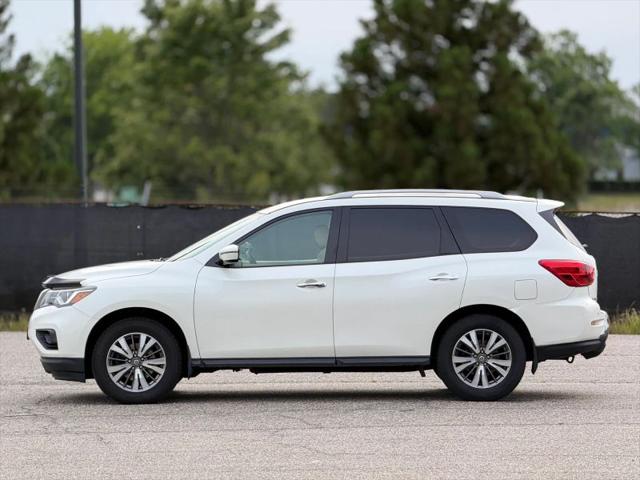 2017 Nissan Pathfinder SV