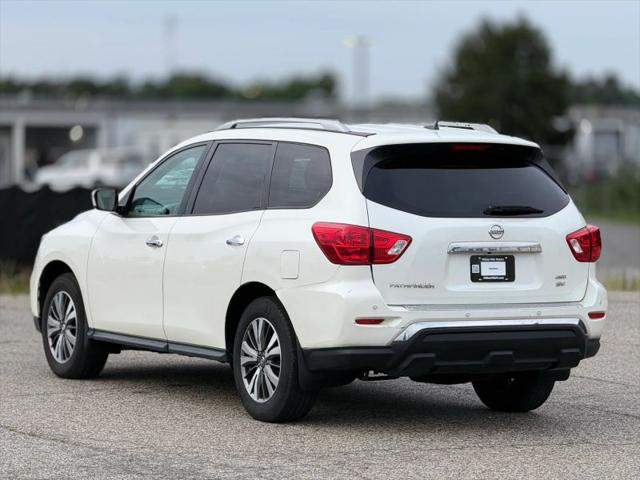 2017 Nissan Pathfinder SV