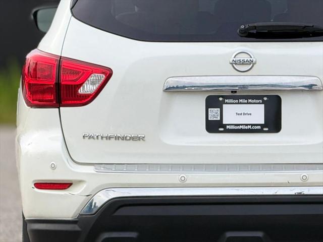 2017 Nissan Pathfinder SV