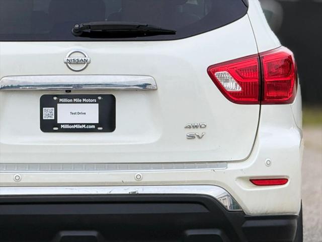 2017 Nissan Pathfinder SV