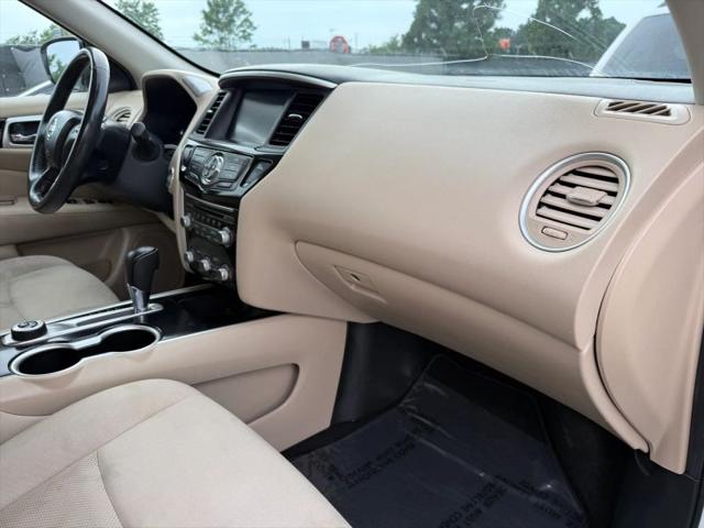 2017 Nissan Pathfinder SV