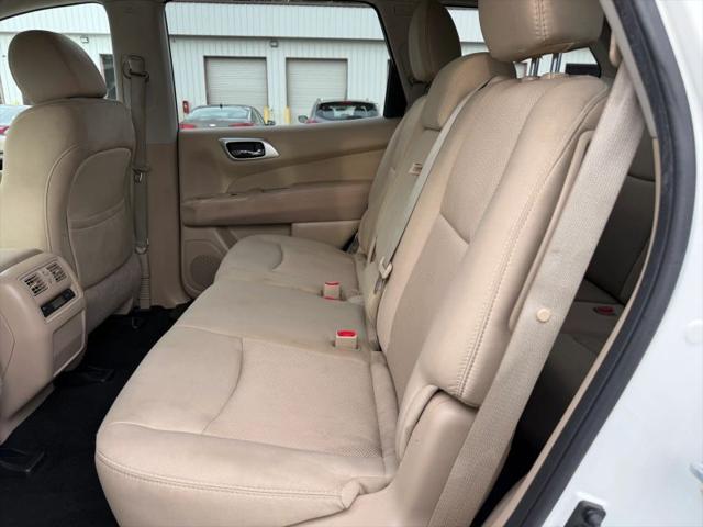 2017 Nissan Pathfinder SV