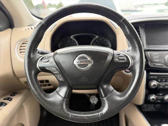 2017 Nissan Pathfinder SV