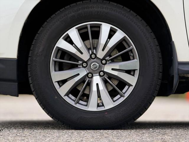 2017 Nissan Pathfinder SV