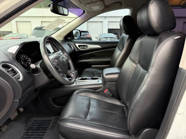 2017 Nissan Pathfinder SL