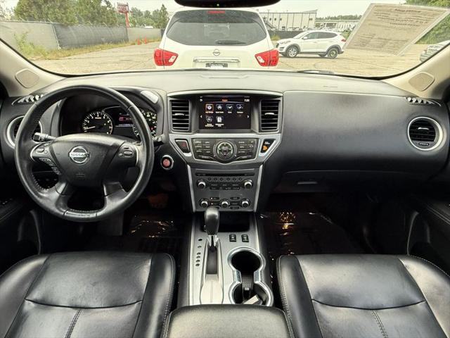 2017 Nissan Pathfinder SL