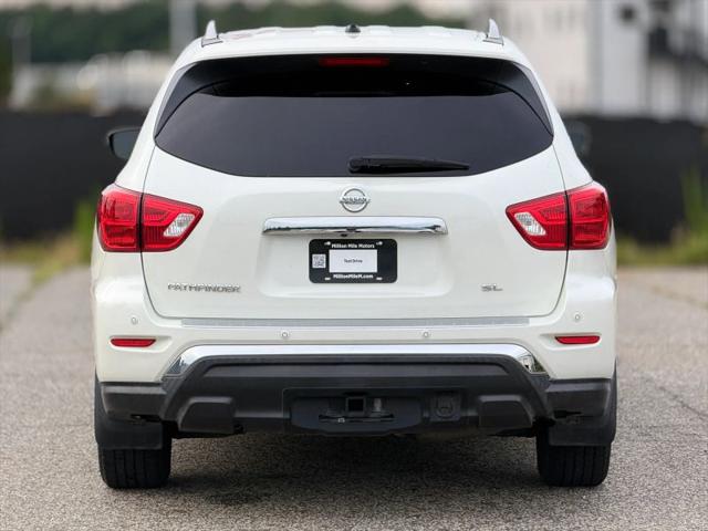 2017 Nissan Pathfinder SL