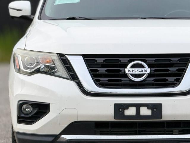 2017 Nissan Pathfinder SL