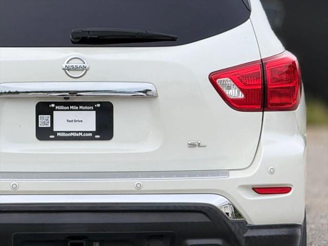2017 Nissan Pathfinder SL