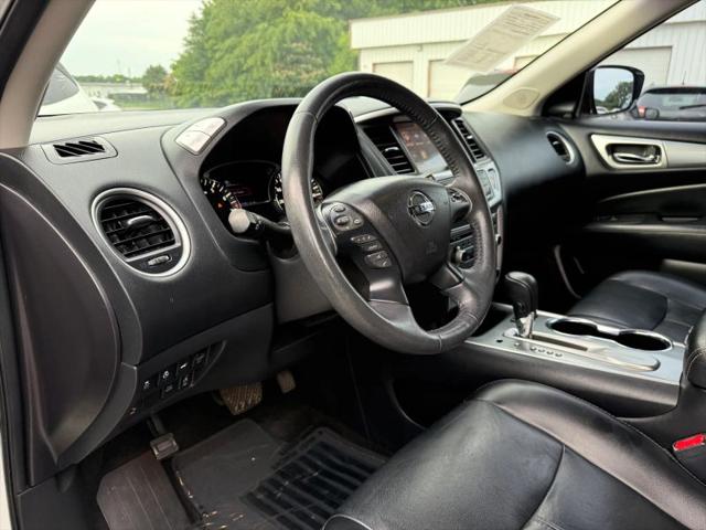 2017 Nissan Pathfinder SL